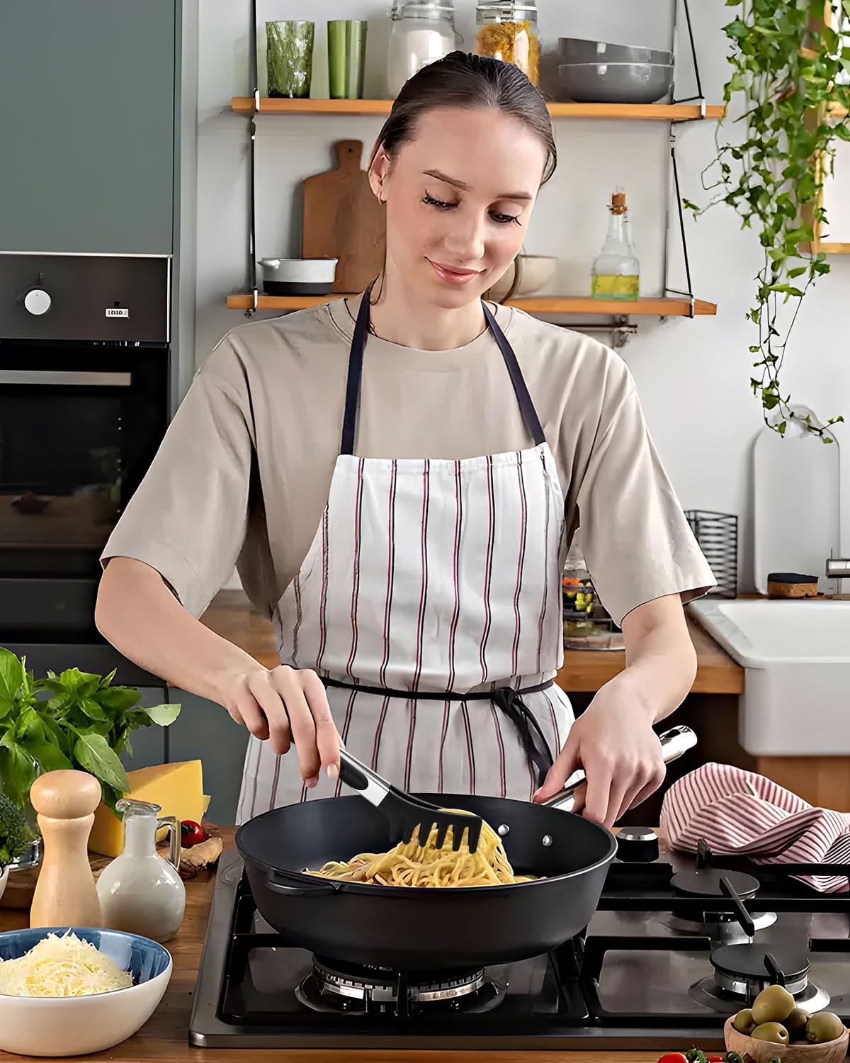 Spaghetti Spoon and Pasta Tong, Non-stick Silicone Spoon Server Fork with teeth and Stainless Steel Handle Spaghetti Tong, Food Clip for Spaghetti Noodle (BLACK)