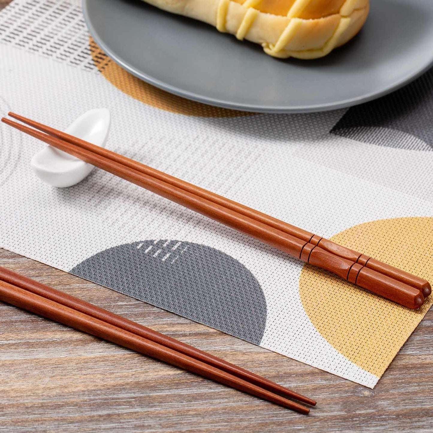 5-Pairs Japanese Chopsticks, Reusable, Non-slip Design, Natural Wood, Brown, 8.8 Inch/22.5cm, Easy to Use, Suitable for Beginners, Gift Set