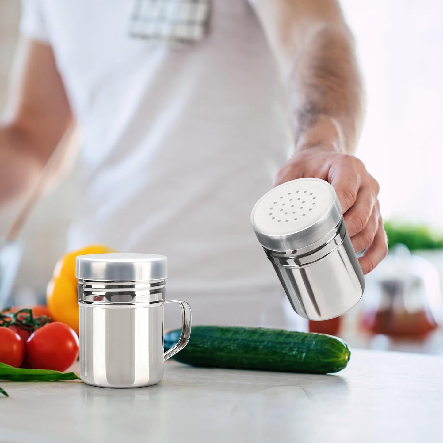 Accmor 2pcs Stainless Steel Dredge, Salt Pepper Dredge Shakers with Handle, Seasonings Spice Shakers with Lid, 6 Ounce