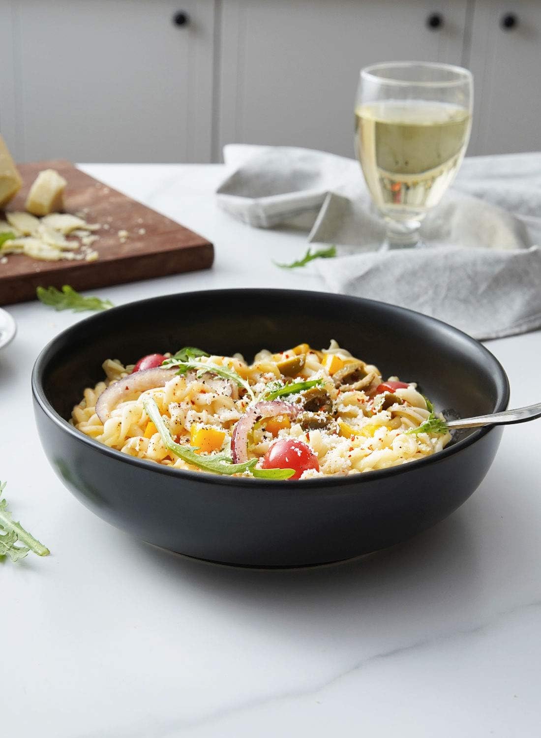 LE TAUCI Pasta Bowls 45 oz, Salad Bowls Set for Serving Soup, Pasta, Noodle, Dinner, Large Kitchen Bowl Plates, Microwave Safe - 8.5 Inch, Set of 4, Matte Black