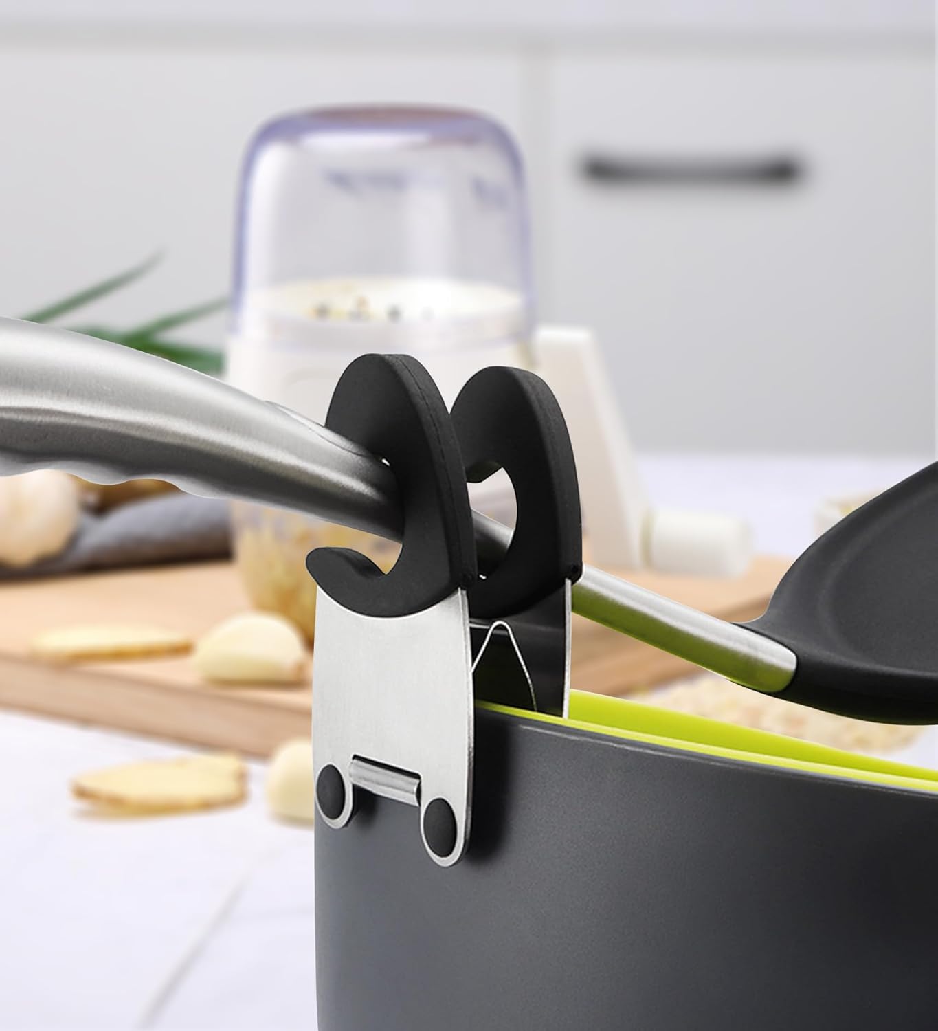 4 Pcs Anti-Scald Spoon Rest, Non Slip Stainless Steel Utensil Holder For Pots, Pans, Heat Resistant Kitchen Clips For Cooking, Stove, Home, Restaurant Use (Black)