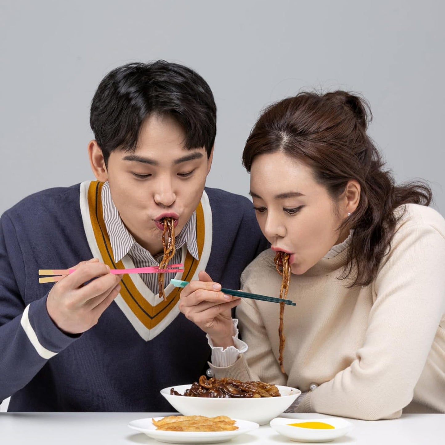 Chopsticks Reusable Dishwasher Safe, GLAMFIELDS 5 Pairs 9.5 Inches Premium Chop Sticks Set for Sushi, Ramen, Asian Cuisine, Matte Non-slip with Gift Case, Pink + Light Blue