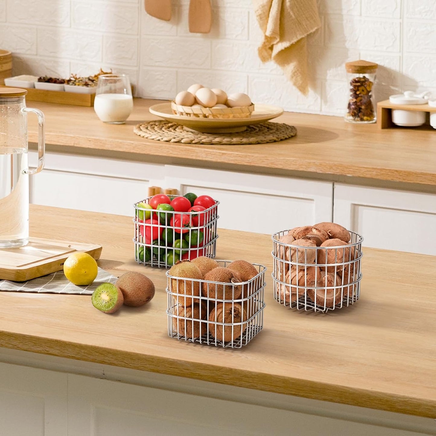 304 Stainless Steel Wire Mesh Fruit Basket Colander, 1.2L Countertop Storage Organizer for Fruits, Vegetables, Snacks.4.33 x 4.33 x 3.94 in (11cm,Rounded Square)