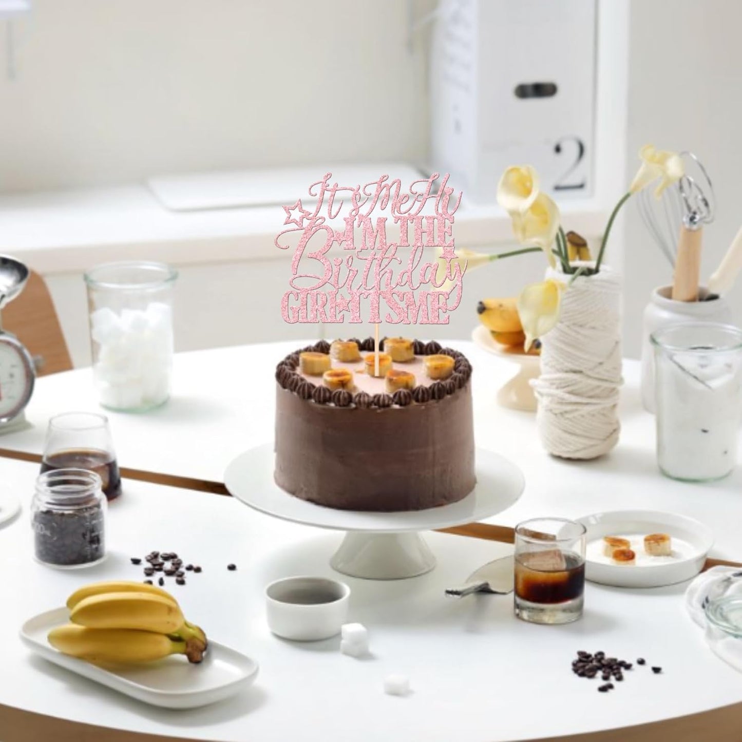 1 PCS It's Me Hi I'm the Birthday Girl It's Me Cake Topper Glitter Funny Girls Birthday Cake Pick for Hot Pop Music Singer Birthday Party Cake Decorations Supplies Light Pink