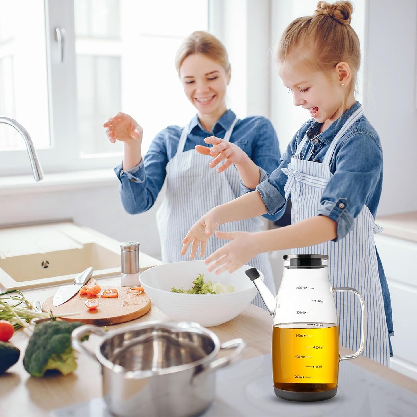 Large Glass Oil Dispenser Bottle for Kitchen Cooking Recipiente Para Aceite De Cocina Olive Oil Vinegar Dispenser Cruet Stainless Steel Lid No Drip Liquid Container (Clear, 27oz / 800ml)