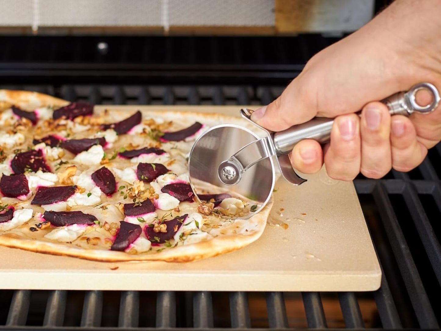 Rösle 12718 Stainless Steel Round-Handle Pizza Cutter Wheel with Thumb Leverage 7.9 in.