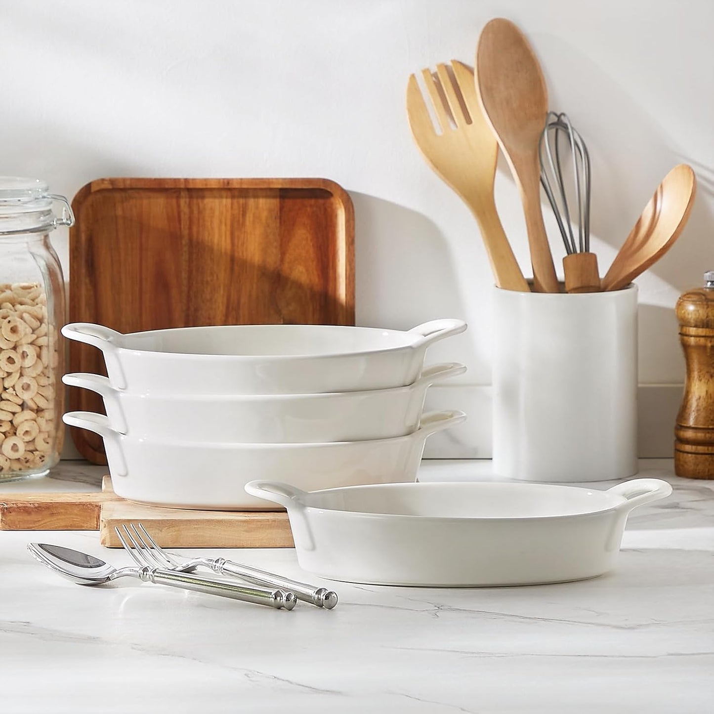 MALACASA Small Casserole Baking Dishes for Oven, Ceramic Oval Baking Dish Sets of 4, 8" x 5" Inch Au Gratin Baking Pans with Handles for Roasting, Lasagna, Pie, Baking Meat & Vegetables, White