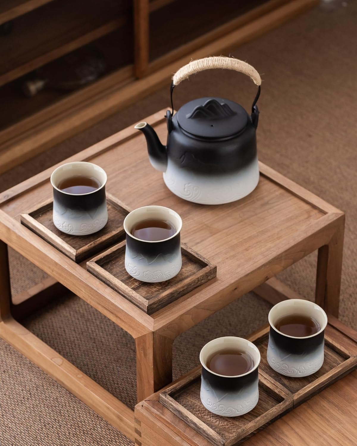 ZENS Vintage Japanese Tea Set, 33.8 oz Gradient Embossed Ceramic Japanese Teapot with Built-in Strainer for Tea Steeper, Hemp Rope Handle Loose Leaf Tea Pot with 4 Cups for Tea Party, Black & White