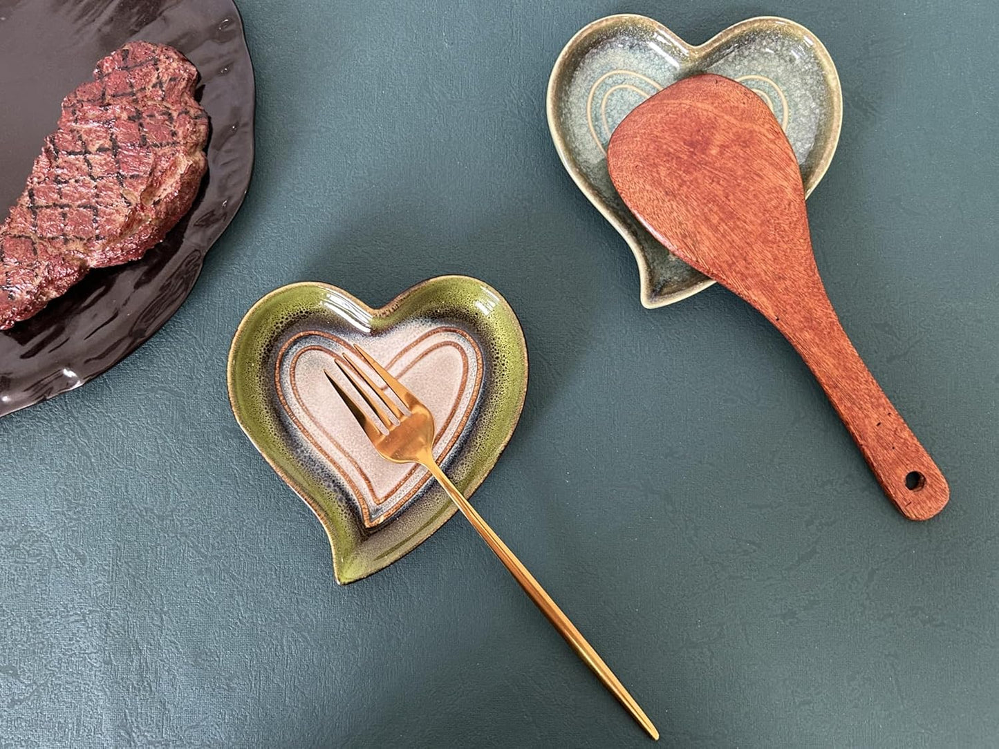 Ceramic Spoon Rest for Stove Top, Heart Cute Spoon Rest for Kitchen Counter, Cooking Spoon Holder for Kitchen Counter, Utensil Rest Spatula Rest Ladle Holder Tong Rest (Retro Grass Green)