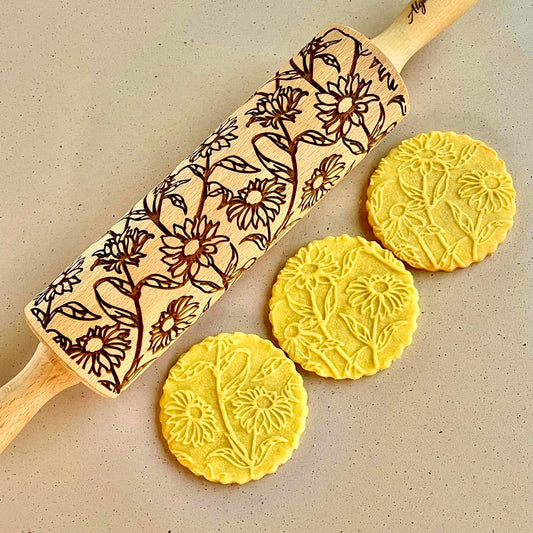 GOLDEN DAISIES Embossing Rolling Pin with Ornamental Bloom Pattern – Dough and Clay Roller for Embossed Cookies and Pottery - Cookie and Ceramic Stamp - Baking Gifts for Women by Algis Crafts