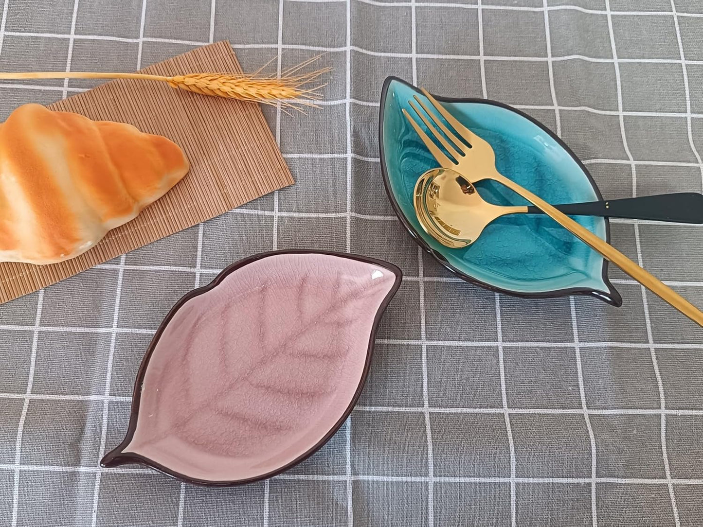 Ceramic Spoon Rest for Stove Top, Ice Cracks Leaf Cute Spoon Rest for Kitchen Counter, Cooking Spoon Holder for Kitchen Counter, Utensil Rest Spatula Rest Ladle Holder Tong Rest, 1 PC (A, Pink)