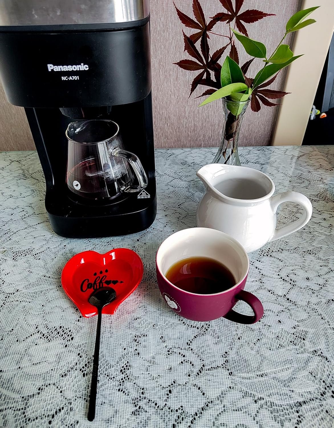 Heart-shaped Coffee Spoon Rest, Mini Coffee Spoon Holder, Small Ceramic Spoon Rest for Coffee Stirrers, Teaspoon, Bar Spoon, Coffee Bar Accessories, Coffee Station (Red+black spoon)